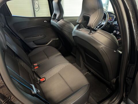 Clio 1.6 E-TECH 145H 90 FULL-HYBRID *ESPRIT ALPINE* PACK BOSE - E 2024 occasion 79000 Niort