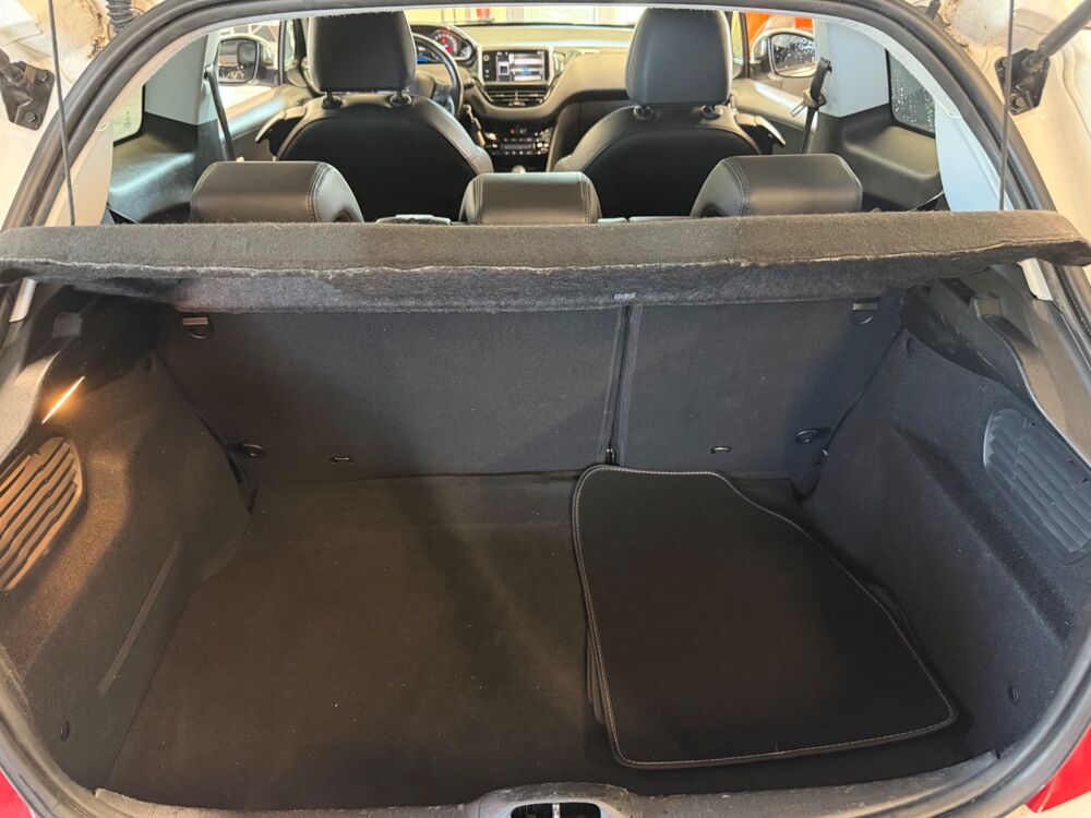 208 GENERATION-I 1.6 E-HDI 90 Ch - KIT DISTRI FAIT EN 2025 2012 occasion 79000 Niort