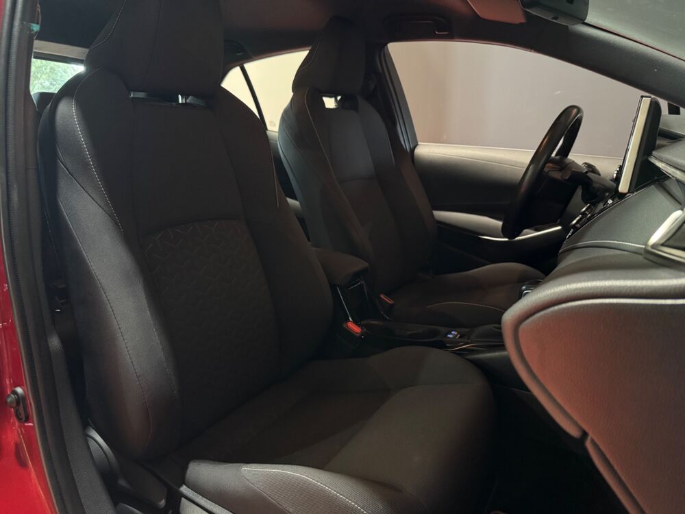 Corolla 1.8 DUAL-VVTI 122CH CVT / CAM&Eacute;RA DE RECUL / R&Eacute;GULATEUR / SI&Egrave; 2020 occasion 29000 Quimper