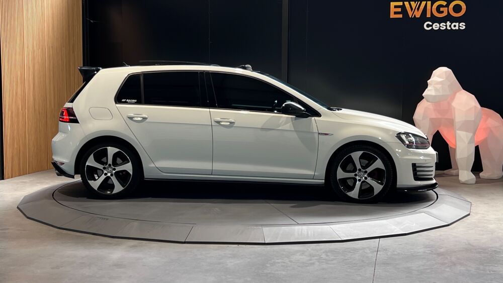 Golf 2.0 TSI 220Ch GTI DSG6 BVA - TOIT OUVRANT - SI&Egrave;GES CHAUFFANT 2015 occasion 33610 Cestas