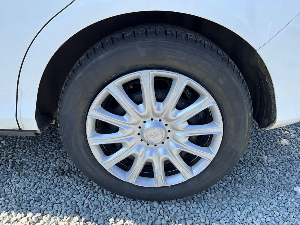 B-max 1.4 90 TREND 4 PNEUS NEUF / VIDANGE FAITE POUR LA VENTE 2013 occasion 17000 La Rochelle