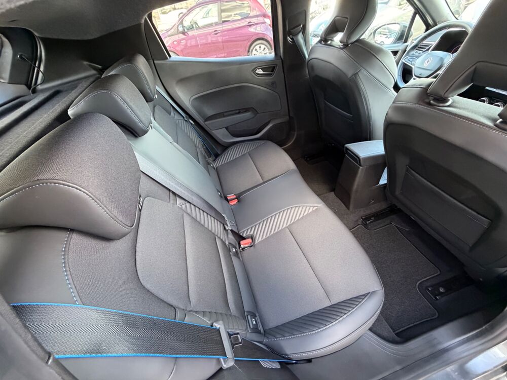 Clio 1.6 E-TECH 140Ch 90 HYBRID FULL-HYBRID BUSINESS BVA - ESPRIT 2026 occasion 27000 &Eacute;vreux