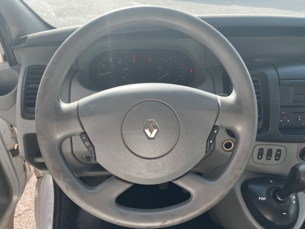 Trafic FOURGON 2.5 DCI 145 CH L2H1 EXTRA BVA / DISTRIBUTION FAITE 2010 occasion 47000 Agen