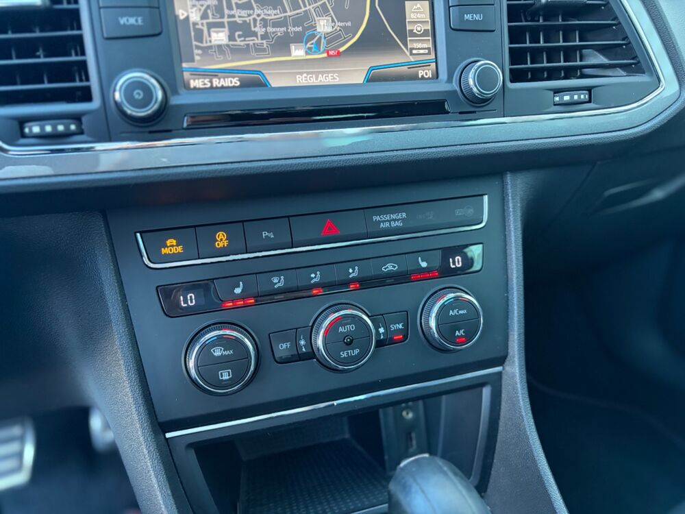 Leon 1.8 TSI 180CH FR DSG 7 START-STOP - TOIT OUVRANT - CARPLAY - 2015 occasion 25300 Pontarlier