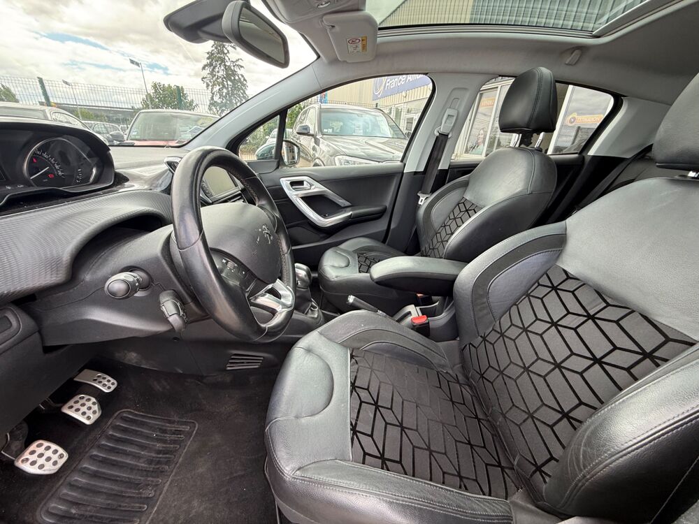 208 GENERATION-I 1.6 BLUEHDI 100CH FELINE - CARPLAY - GPS - TOIT 2016 occasion 27000 &Eacute;vreux