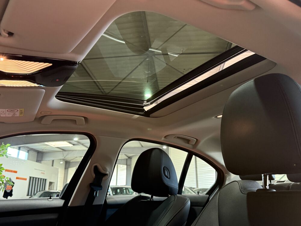 S&eacute;rie 3 2.0 318 D 150 LOUNGE BVA / TOIT OUVRANT / CARPLAY 2020 occasion 29000 Quimper