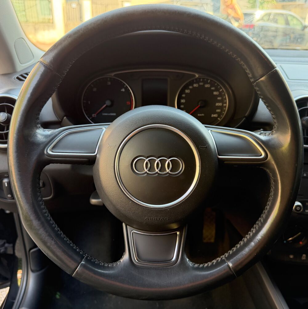 A1 SPORTBACK 1.4 TDI 90 AMBITION 2015 occasion 69150 D&eacute;cines-Charpieu