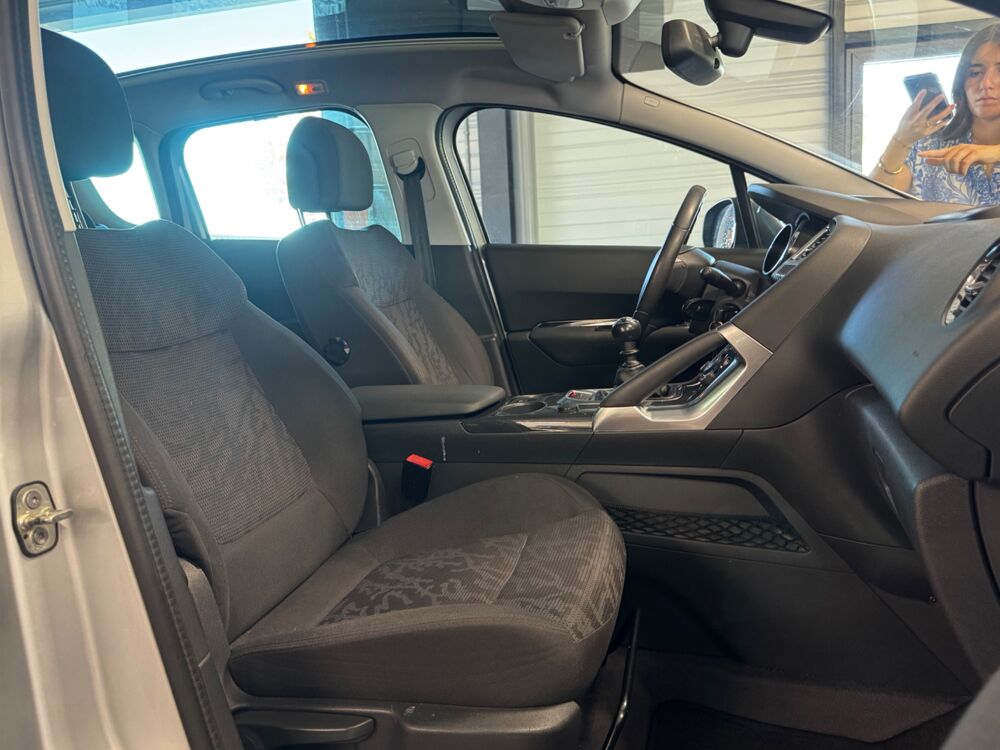 3008 GENERATION-I 1.6 HDI 116 Ch - DISTRIBUTION OK 2013 occasion 79000 Niort