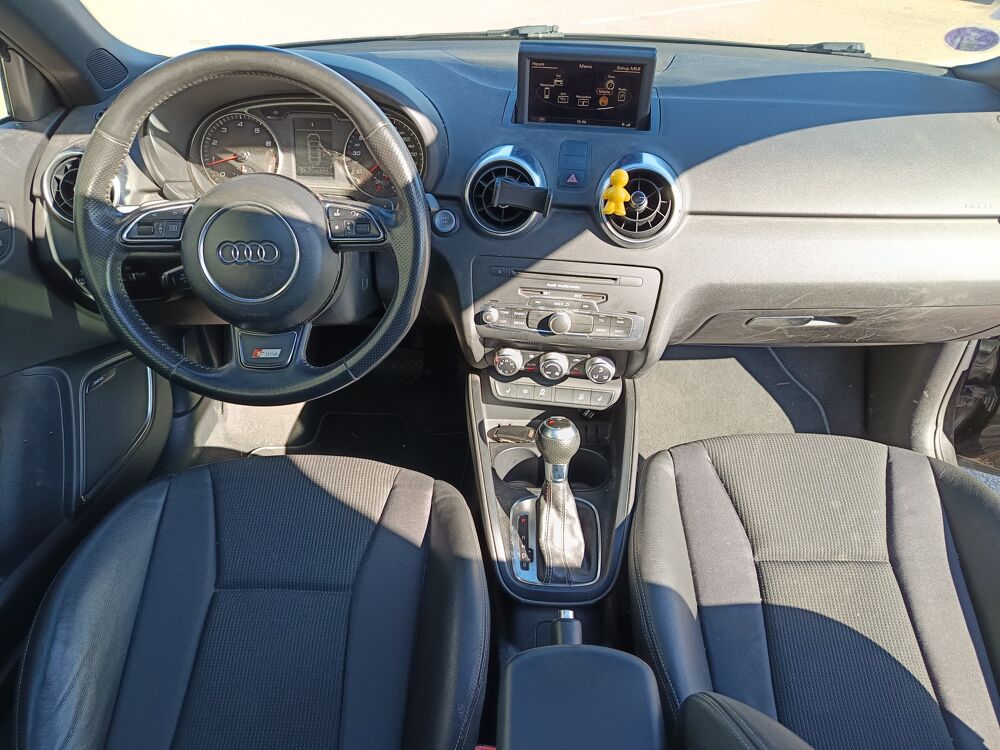 A1 1.4 TFSI 185ch S-LINE S-TRONIC SIEGES F1/ TOIT OUVRANT/BOSE 2011 occasion 69420 Ampuis