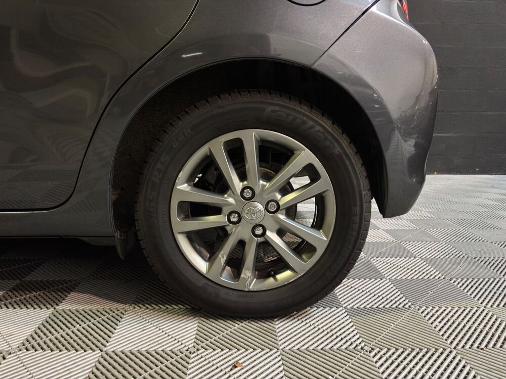 Yaris 1.3 VVTI 100ch DYNAMIC BVM REGULATEUR DE VITESSE/ CAMERA DE 2014 occasion 78125 Gazeran