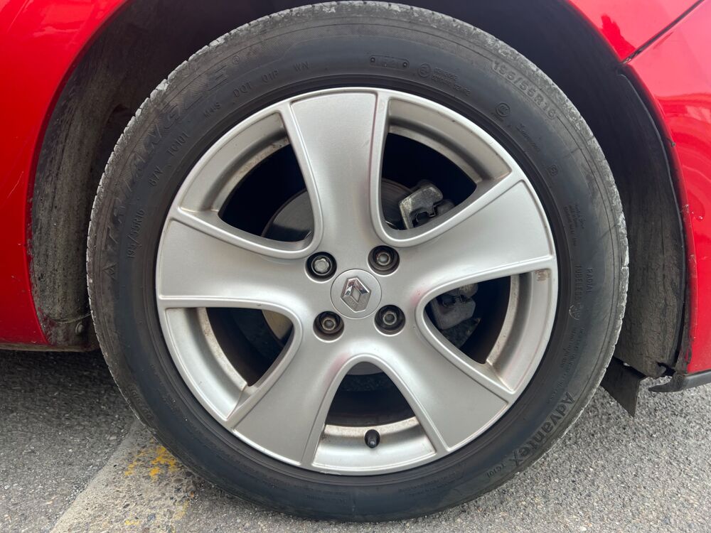 Clio 1.5 DCI 90 CH ENERGY BUSINESS EDC BVA / GPS /+ ATTELAGE 2016 occasion 40000 Mont-de-Marsan