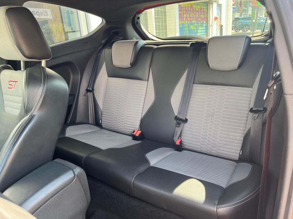 Fiesta 1.6 ECOBOOST 182Ch ST / KEYFREE / SONY / ROUGE RACING / SI&Egrave;G 2014 occasion 74600 Seynod