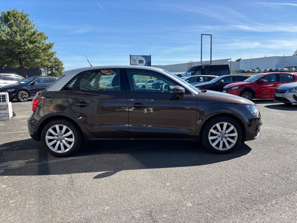 A1 SPORTBACK 1.2 TFSI 86 Ch ATTRACTION - Deuxi&egrave;me main - Blueto 2014 occasion 44220 Cou&euml;ron