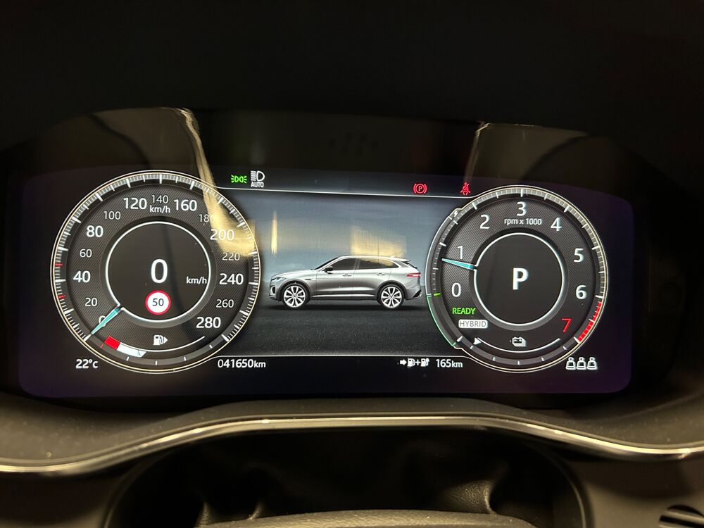 F-PACE 2.0 P400E 404H 300 PHEV 19.2KWH R-DYNAMIC SE AWD BVA 2023 occasion 83600 Fr&eacute;jus
