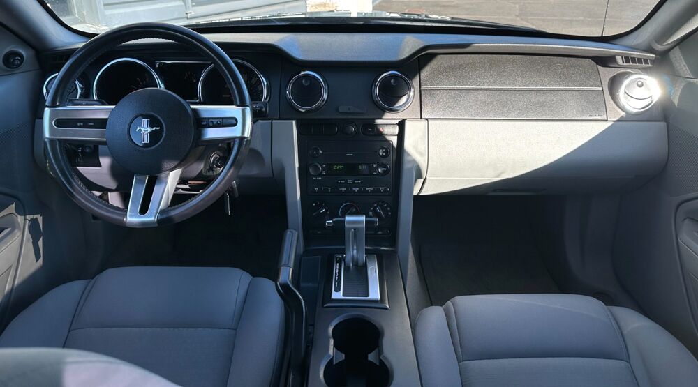Mustang COUPE V6 4.0 223 CH / REGULATEUR - CLIMATISATION - BLUETOOTH 2007 occasion 44220 Cou&euml;ron