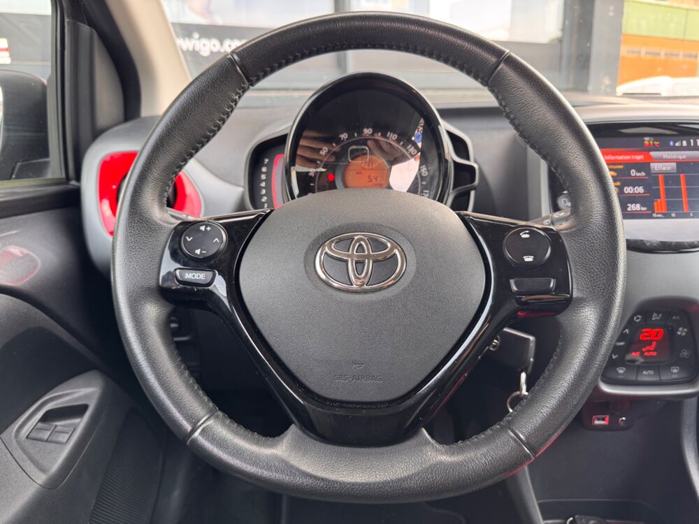 Aygo 1.0 VVTI 70 X-Play X-Shift / CAMERA DE RECUL / CARPLAY / CLI 2021 occasion 26000 Valence