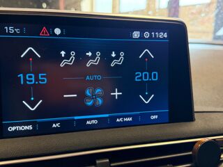 3008 GENERATION-II 1.2 130 Ch ALLURE EAT BVA BOITIER ETHANOL/ CA 2018 occasion 24750 Tr&eacute;lissac