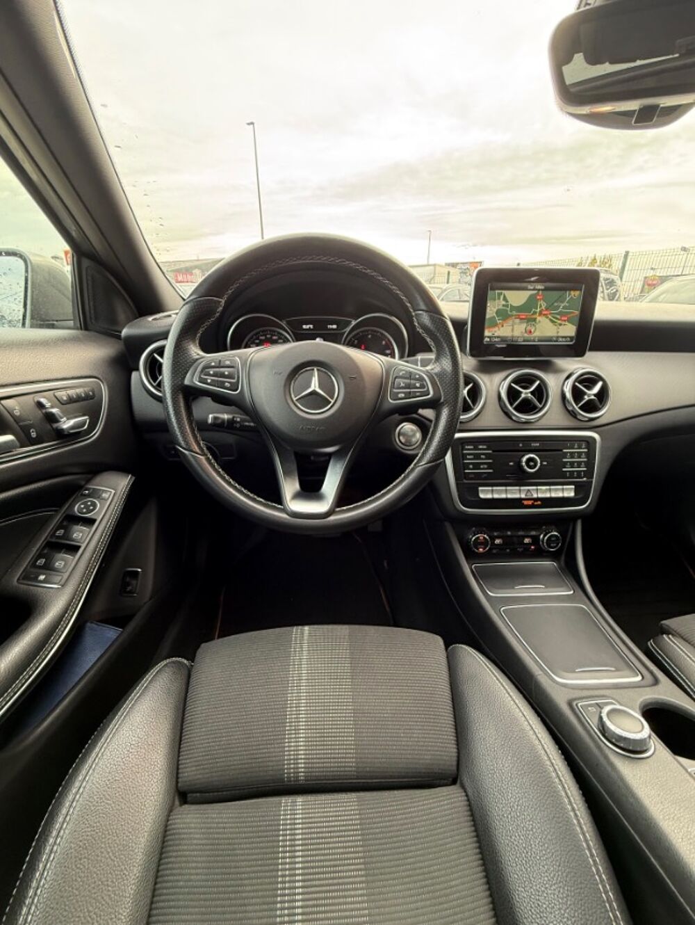 Classe GLA 2.2 220 D 175 FASCINATION 7G-DCT BVA - CAM&Eacute;RA DE RECUL - TOI 2018 occasion 27000 &Eacute;vreux
