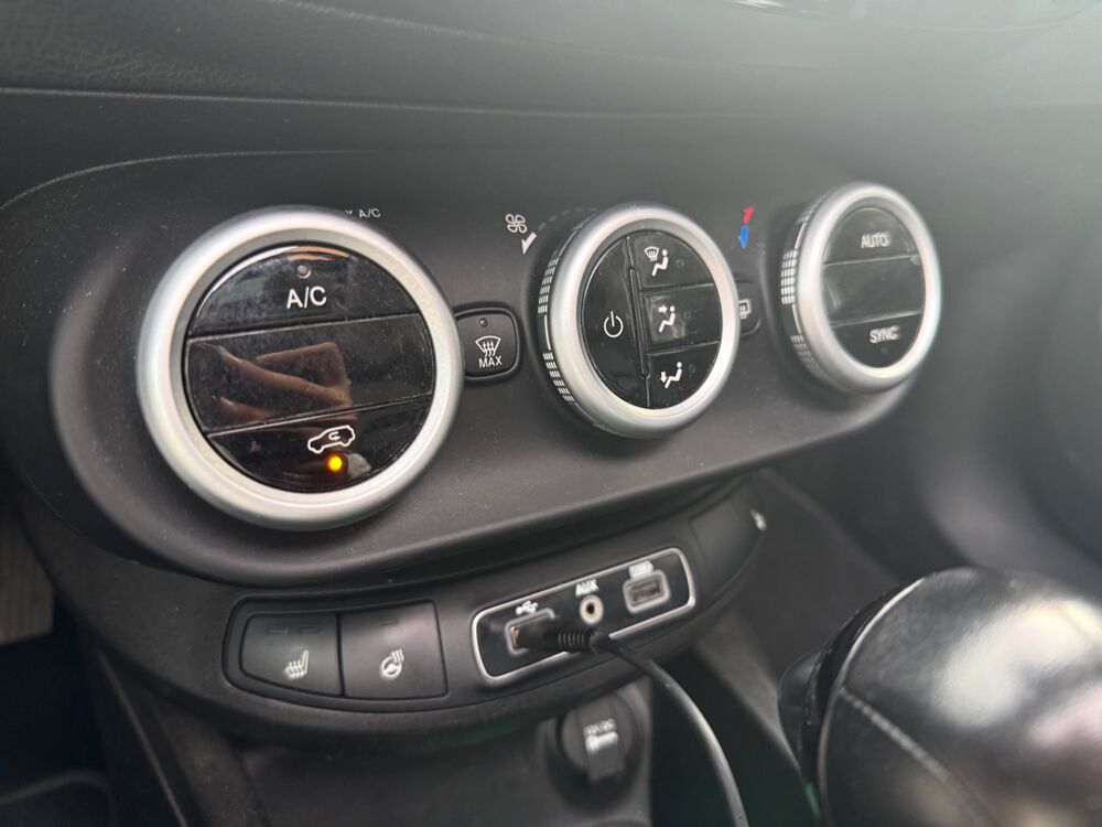 500 X 1.6 MJT 120 S-DESIGN 4X2 DCT BVA TOIT OUVRANT CARPLAY 2018 occasion 25000 Besan&ccedil;on