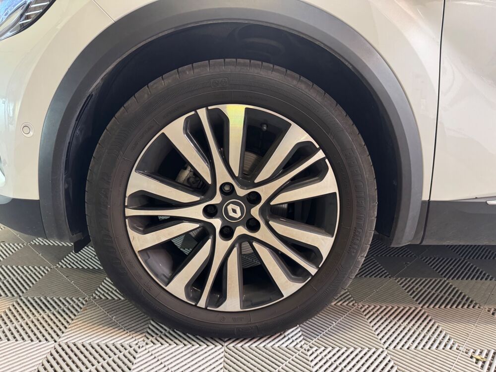 Captur 1.3 TCE 160 HYBRID ICONIC TOIT OUVRANT/ GRAND ECRAN/ CAMERA 2022 occasion 78125 Gazeran