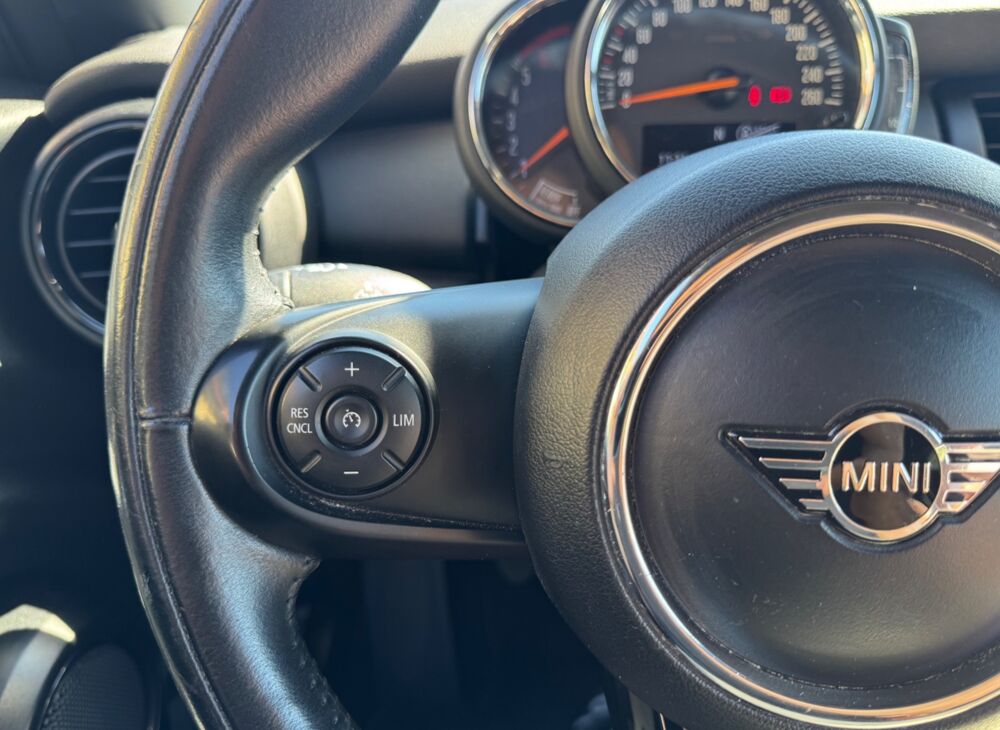 Cooper 1.5 D 95CH ONE BUSINESS - SELLERIE SPORT CUIR CHESTER - CHAR 2019 occasion 13700 Marignane
