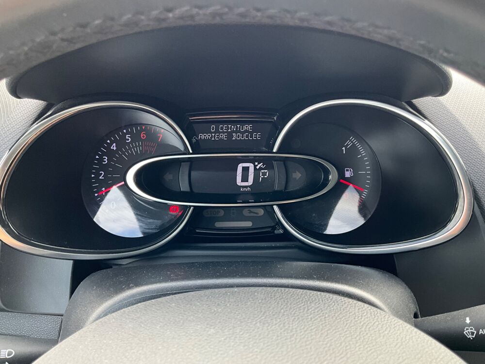 Clio 1.2 TCE 120 INTENS EDC / Premi&egrave;re main / Entretien complet / 2017 occasion 17000 La Rochelle