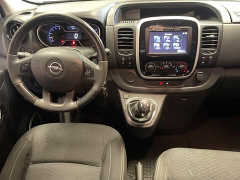 Vivaro COMBI BITURBO 1.6 CDTI 120Ch 9 PLACES / ATTELAGE 2015 occasion 24750 Tr&eacute;lissac