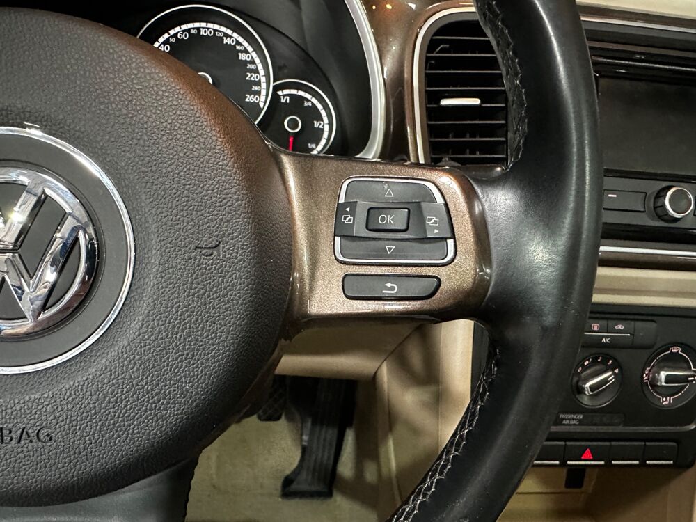 COCCINELLE II 1.2 TSI 105 CV / REGULATEUR / BLUETOOTH / 2014 occasion 29000 Quimper