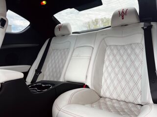 Granturismo S 4.7 V8 440CV BVA6 / PEINTURE NACRE / CUIR BLANC / BOITE F1 2011 occasion 74600 Seynod