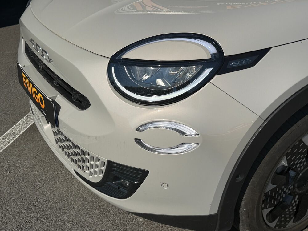 Fiat 600 ELECTRIC 155ch 54KWH LA-PRIMA BVA / SOH 95% / CARPLAY / SIEG 2024 occasion 17100 Saintes