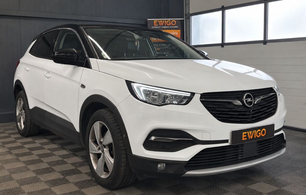 Grandland x 1.6 TD 120 Ch BLUE-INJECTION ELITE NAVI 4X2 BVA START-STOP 2018 occasion 79000 Niort
