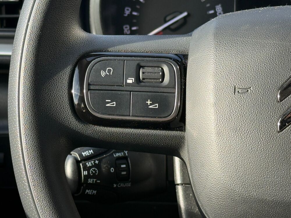 C3 GENERATION-III 1.2 PURETECH 82ch FEEL / CARPLAY 2020 occasion 17100 Saintes