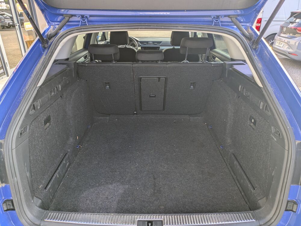 Superb COMBI 1.5 TSI 150ch ACT BUSINESS / Entretiens complet Skoda 2018 occasion 69420 Ampuis