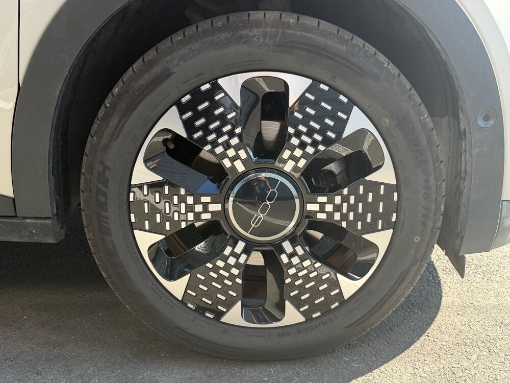 Fiat 600 ELECTRIC 155ch 54KWH LA-PRIMA BVA / SOH 95% / CARPLAY / SIEG 2024 occasion 17100 Saintes