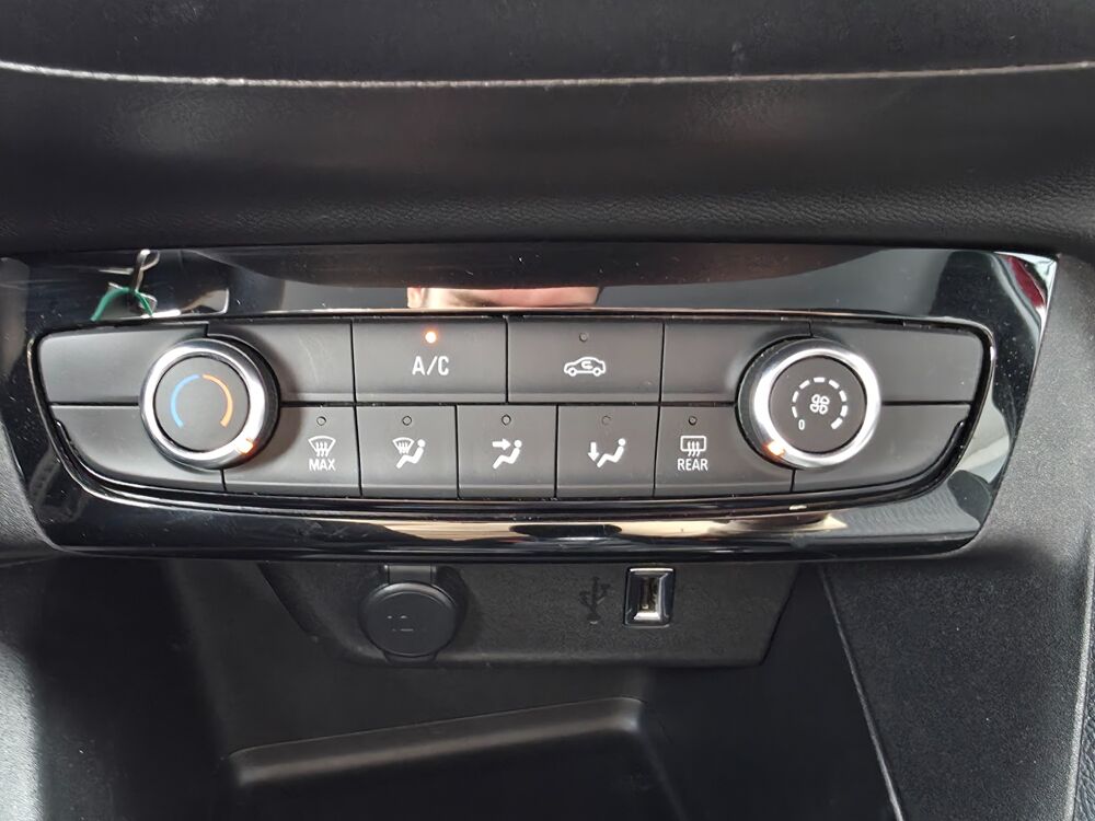 Corsa 1.2 75ch EDITION / CARPLAY / AIDE AU PARKING AR / LECTURE PA 2023 occasion 17100 Saintes