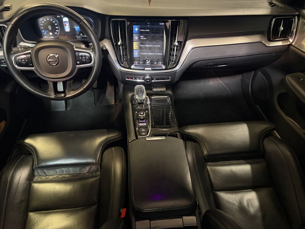 V60 2.0 T8 303 ch + 87 ELEC TWIN-ENGINE HYBRID INSCRIPTION LUXE 2020 occasion 78125 Gazeran