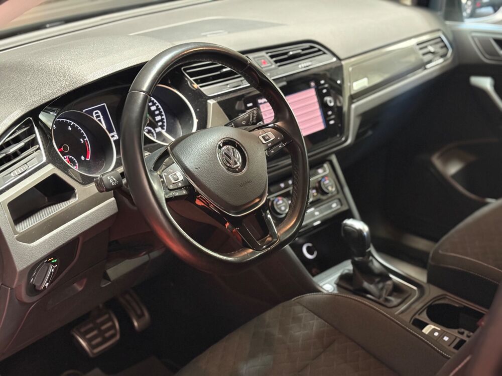Touran 1.6 TDI 115 CH BLUEMOTION DSG / CARPLAY / CAMERA DE RECUL / 2019 occasion 29000 Quimper