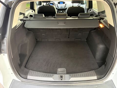Kuga 2.0 TDCI 150ch TITANIUM 4X2 START-STOP / ATTELAGE - RADAR AV 2016 occasion 76150 Saint-Jean-du-Cardonnay