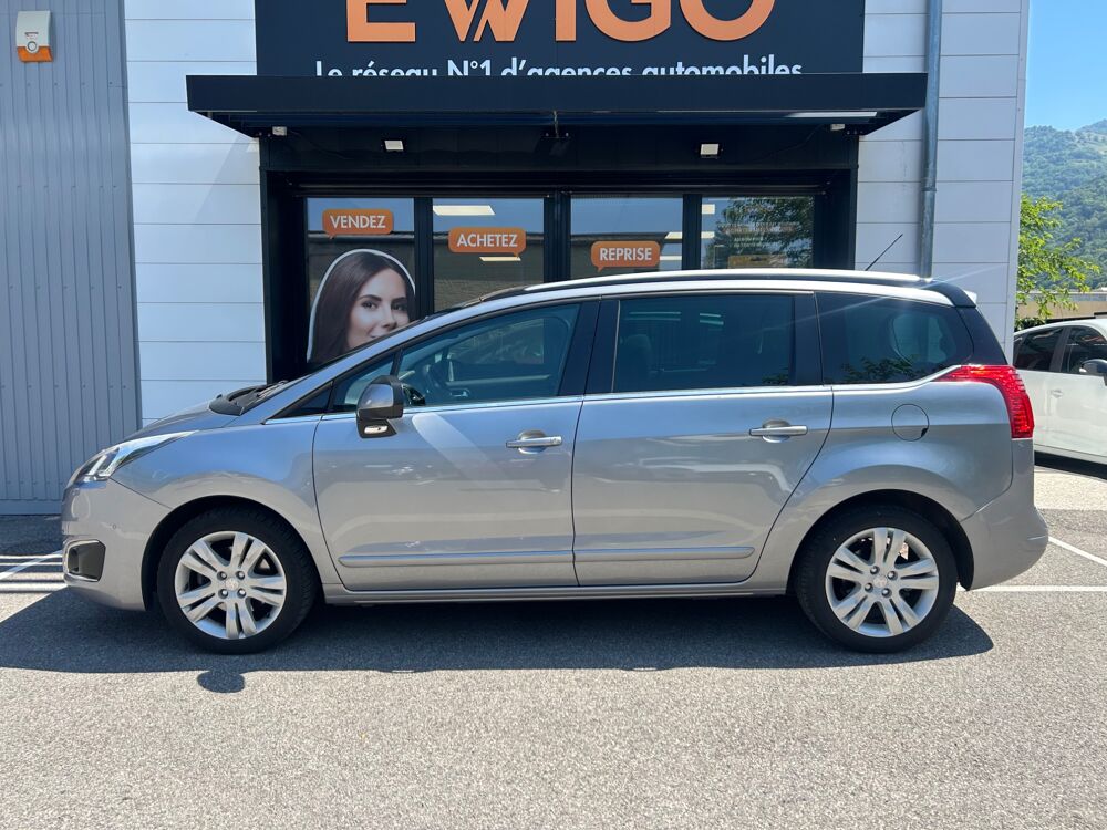 5008 1.2L 130ch ALLURE / COURROIE NEUVE / TOIT PANORAMIQUE / 1ERE 2016 occasion 38420 Le Versoud