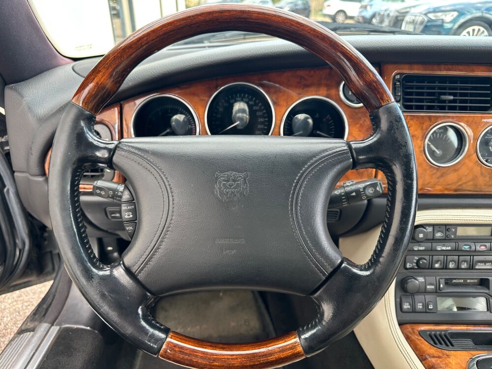 XK8 COUPE 4.0 BVA 285ch 1999 occasion 69420 Ampuis