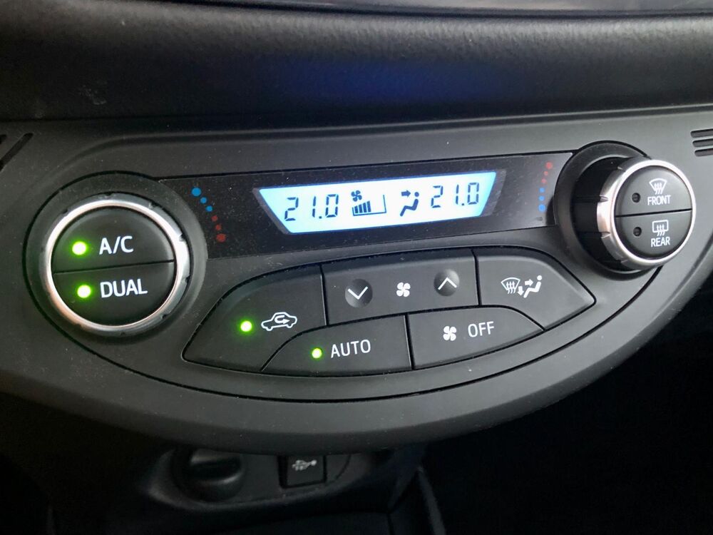 Yaris 1.5 VVTI 110 DYNAMIC 2018 occasion 26000 Valence