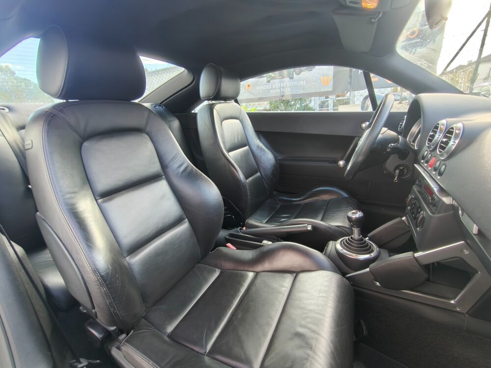 TT COUPE 1.8 T 165 Ch DESIGN EDITION / SELLERIE CUIR 2006 occasion 40000 Mont-de-Marsan