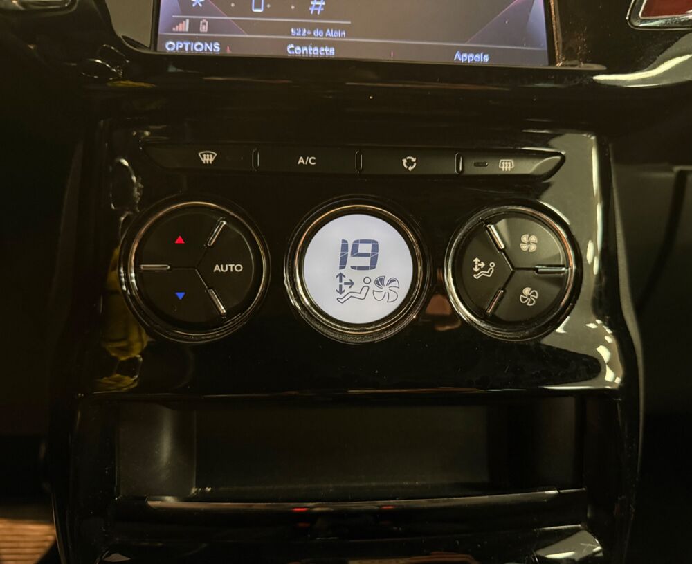 DS3 1.2 PURETECH 110ch Connected Chic / DISTRIBUTION NEUVE 2018 occasion 25300 Pontarlier