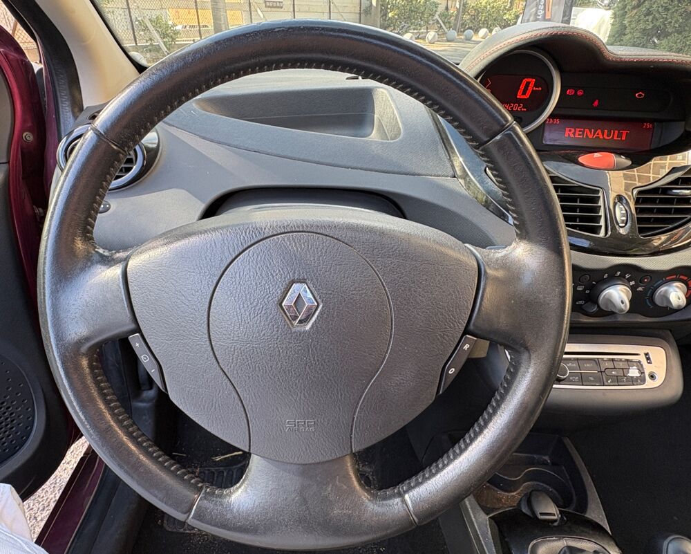 Twingo 1.5 DCI 85CH PRIVILEGE *TOIT OUVRANT* 2012 occasion 13009 Marseille