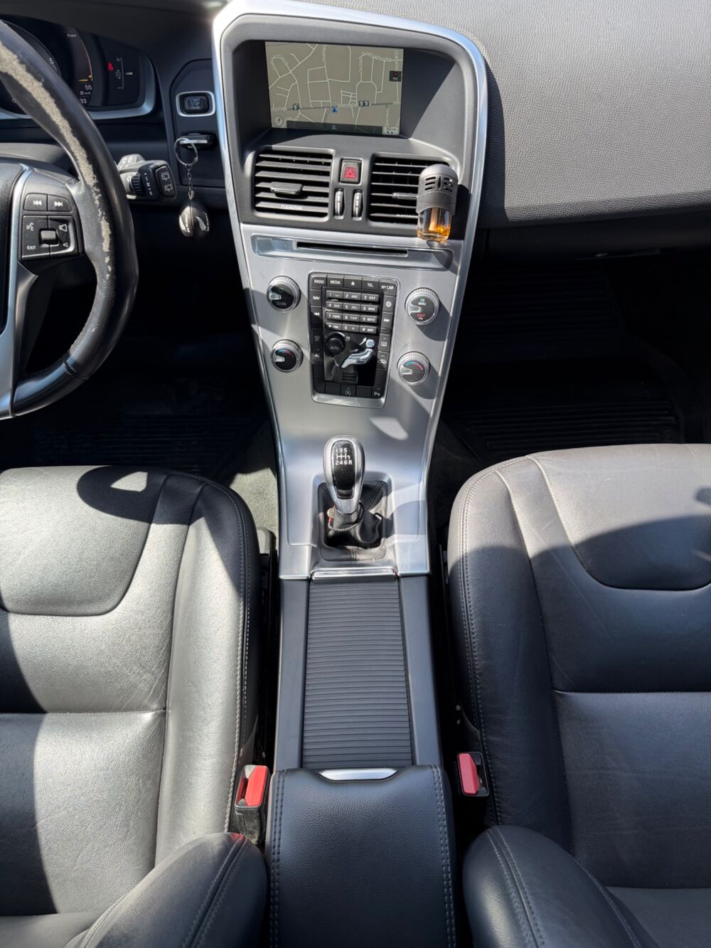 XC60 2.0 D3 150 CH MOMENTUM BUSINESS COURROIE OK / RADARS DE STAT 2016 occasion 40000 Mont-de-Marsan
