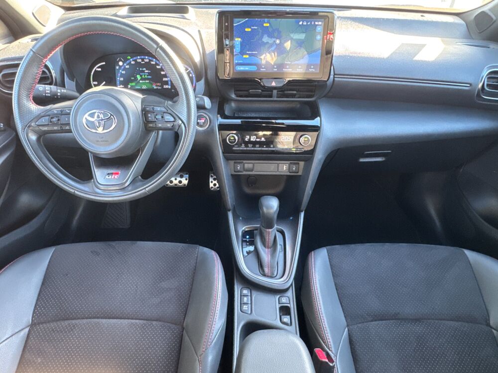 Yaris CROSS 1.5 116h Hybride GR Sport BVA / 1&egrave;re main / Entretien 2023 occasion 64122 Urrugne