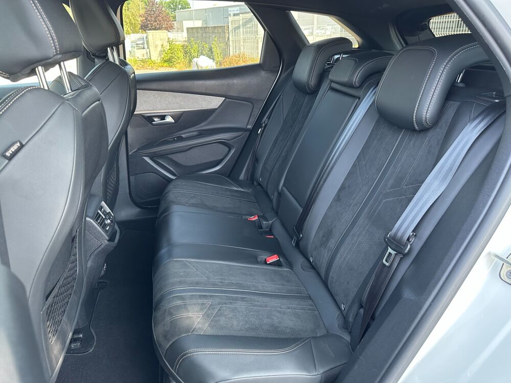 3008 1.5 BLUEHDI 130CH / GT / ATTELAGE - CAMERA - CARPLAY - GPS - 2021 occasion 44220 Cou&euml;ron