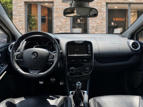 Clio 0.9 TCE 90ch ENERGY INITIALE PARIS - ENTRETIEN A JOUR - CUIR 2015 occasion 83120 Sainte-Maxime