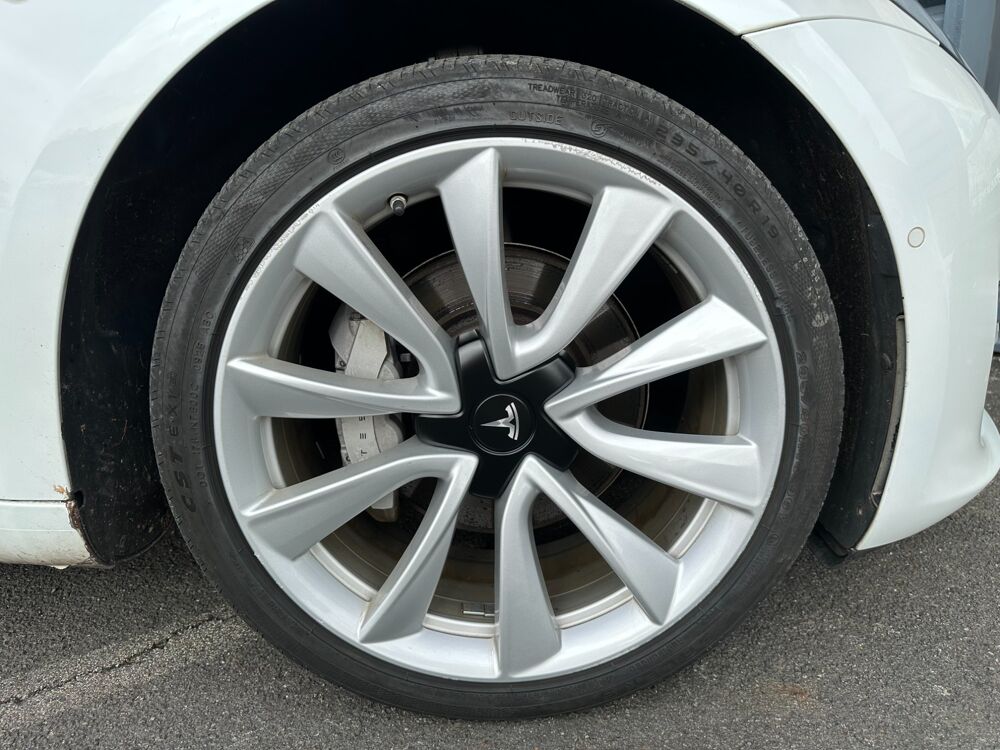 Model 3 LONG RANGE DUAL MOTOR 4WD / SOH 80% 400 Km AUTONOMIE 2019 occasion 44220 Cou&euml;ron
