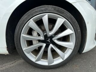Model 3 LONG RANGE DUAL MOTOR 4WD / SOH 80% 400 Km AUTONOMIE 2019 occasion 44220 Cou&euml;ron